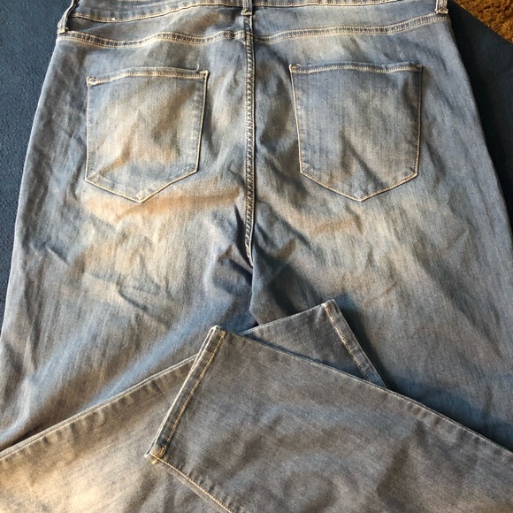 Ms. Cello Jeans - Picture 2 of 8